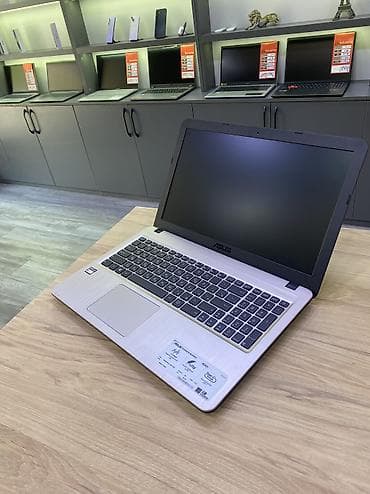 Asus d540y Tam işlək zaretka saxlamır sadəcə ona görə bu qiymətə