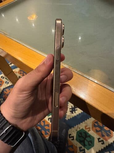Salam Iphone 16 pro max 256 GB ideal veziyyetdedi hec bir cizigi