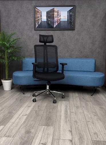 2 mertebeli krafat: Dırnaq masasi - Masa: ağ rəngdə, L formalı geniş iş səthi. Sağ — 2