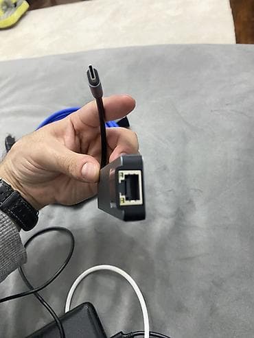 fləş kart: USB-C çoxportlu hub/adaptor Xüsusiyyətlər: - USB-C qoşulma (noutbuk — 2