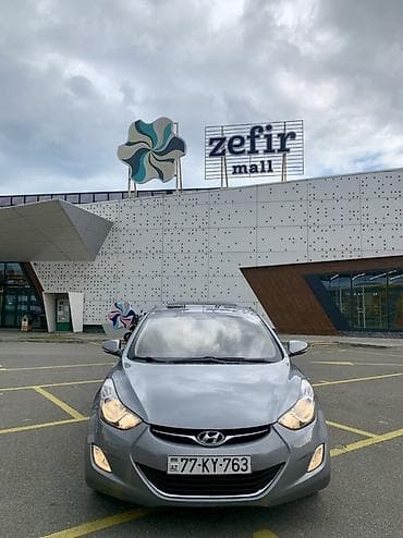 c 280: Hyundai Elantra: 1.8 l | 2011 il Sedan — 2