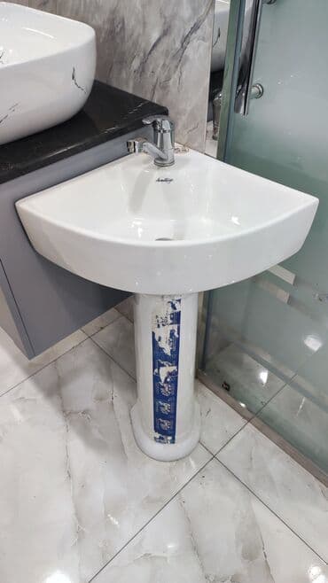 hamam kuncluyu: Ağ rəngdə künc əl yuyan, hər hansı bir hamam otağına uyğun dizayna — 1