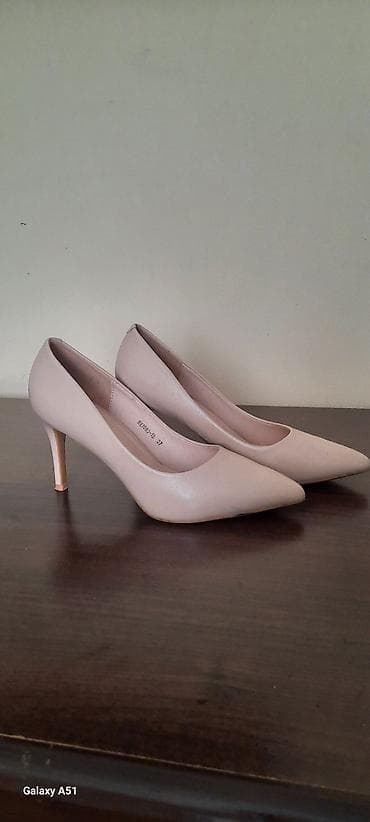 Məhsul: Qadın klassik tufli - Model: Nazik burunlu, stiletto tipli -