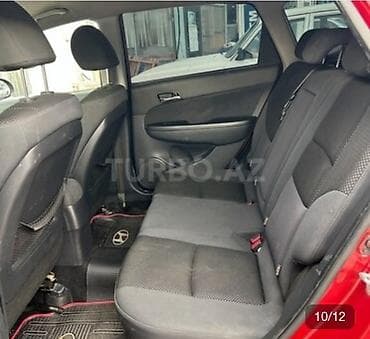 hunday i30: Hyundai i30 CW (universal) – bord rəngli, praktik və geniş ailə — 10