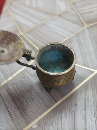 Qapaqlı bürünc şəkərqabı/ədviyyat qabı - Material: bürünc (üzərində — 2