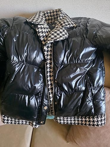 əba geyimi: Qadınlar üçün ikiüzlü qış gödəkçəsi - Dizayn: Parlaq qara şişmə — 2