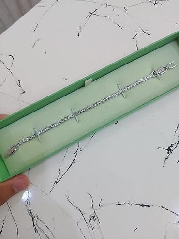 Şəxsi əşyalar: Bilərzik, Swarovski — 5