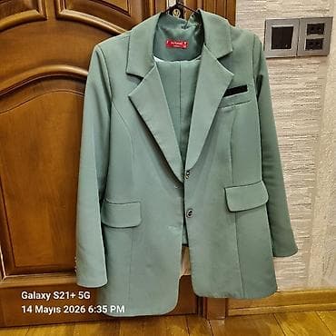 b ortuk var: Blazer pencək və şalvar dəsti 🏷20 azn ✅️Az istifadə olunub (Sadəcə — 1