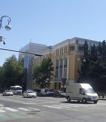 Mərkəzi bank.28 Moll, Milli Konservatoriyanın yanindaki 7 mərtəbəli — 1