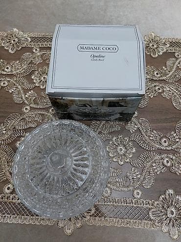 corni pol ucun taxta: Madame Coco firmasına məxsus konfet qabı — 2