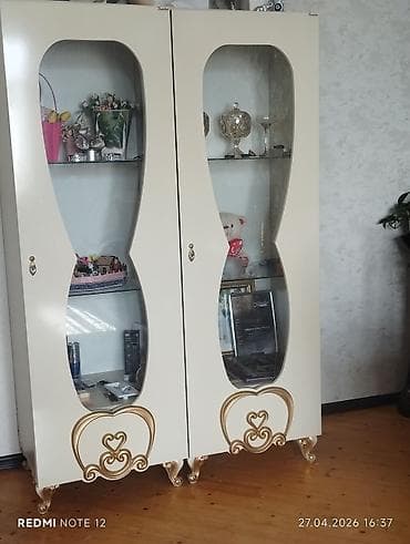 Damla brendi vitrin şkaf - Dizayn: İki qapılı, dekorativ dalğalı şüşə — 3