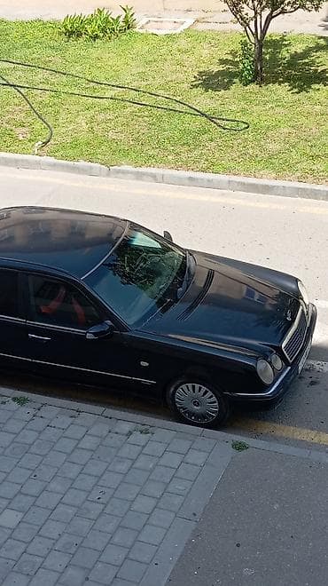 Mercedes-Benz E 320: 3.2 l | 1995 il Sedan lalafo.az -da Mercedes-Benz E 320: 3.2 l | 1995 il Sedan