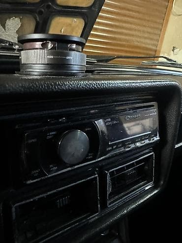 Maqnitol, Pioneer, AUX