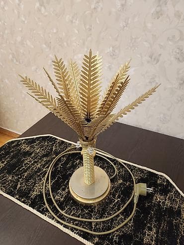 nar ceken aparat: Qızılı stolüstü lampa - Dizayn: Xurma yarpaqlarını xatırladan metal — 3