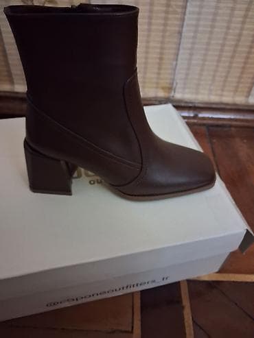 qadın bot: Qadın botları – qəhvəyi rəng - Dizayn: Düz burunlu, ayağı incə — 2