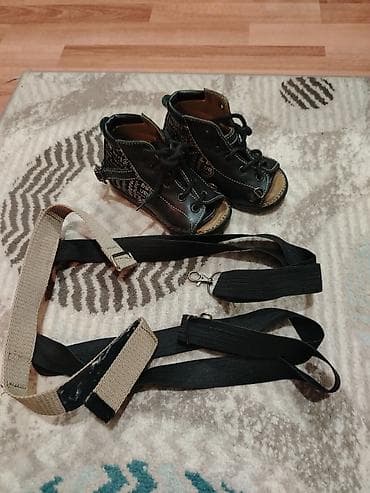 детские теплые резиновые сапоги: Uşaq ortopedik ayaqqabıları və gəzdirici kəmər dəsti - Model — 1