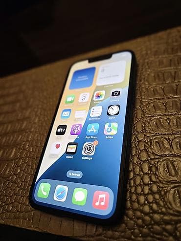 silver mini soyuducu: IPhone 14, 128 GB, Qara — 6