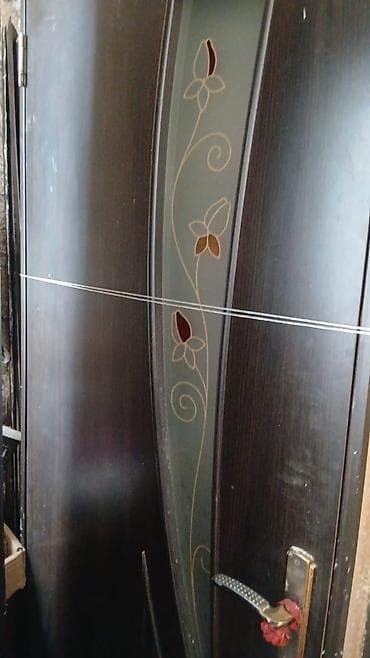 İç qapı – dekorativ şüşəli, qara/kofe rəngli MDF-laminalı - Material