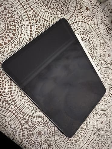 i7 processor: Apple iPad Pro (qələm ilə 600, tək ipad 500 ) - Model: iPad Pro — 2
