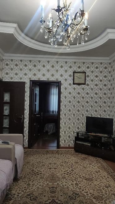 ev emlak: Ev Gəncə şəhərində yerləşir. Ailəyə və qızlara verilir. Ev 2 otagdan — 1