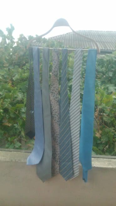 кожаная куртка мужская: Kişi üçün qalstuklar satılır.Heç bir problemi yoxdu.100 %. Qiymeti — 4