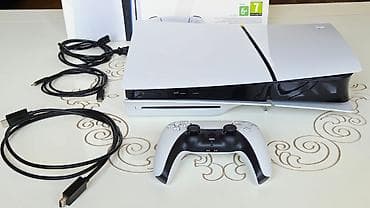 Playstation 5 Slim 1 TB Mükəmməl vəziyyətdə. (Təzə kimidir.) Yanında
