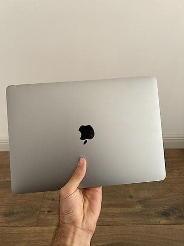 macbook pro 2017 i5: İşlənmiş Apple MacBook, 13.3 ", Apple M1, 256 GB — 2
