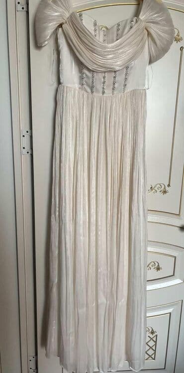 yuxuda tek sirga gormek: Ağ/şampan rəngində zərif gecə/libas - Stil: Yastı korsetli, döş — 2