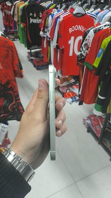 j5 2015 ekran: IPhone 15, 128 GB, Yaşıl, Simsiz şarj, Barmaq izi, Face ID — 6