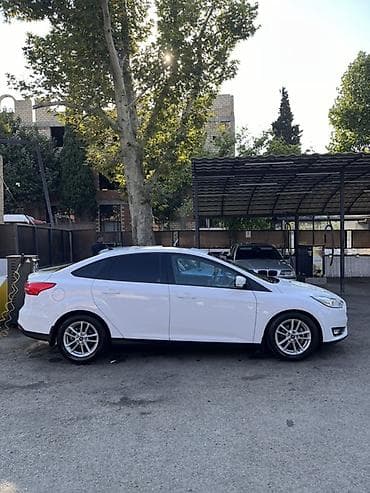 satılık araba: Ford Focus: 1.6 l | 2015 il 114000 km Sedan — 5