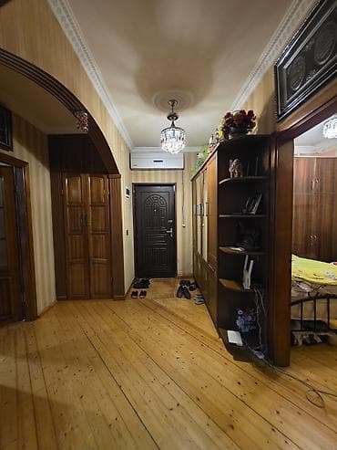 studio menziller: Bakı, Bakıxanov qəs., 3 otaqlı, Köhnə tikili, m. Neftçilər, 55 kv. m — 2