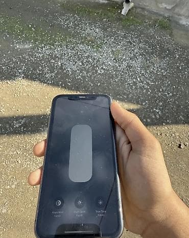 iphone 13 pro maxs: IPhone 11, 64 GB, Qara, Zəmanət, Simsiz şarj, Face ID — 6