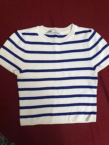 ZARA qısaqol trikotaj köynək - Rəng və naxış: ağ fon üzərində mavi