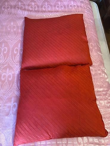 Dekorativ Sadə Yastıq