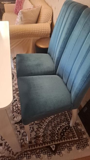 Qonaq otağı üçün, İşlənmiş, Açılmayan, Dördbucaq masa, 6 stul lalafo.az -da Qonaq otağı üçün, İşlənmiş, Açılmayan, Dördbucaq masa, 6 stul