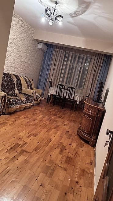 ceyranbatanda ev satilir: 3 otaqlı, Yeni tikili, 90 kv. m — 2