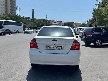 Chevrolet Aveo: 1.4 l | 2012 il 285000 km Sedan — 4