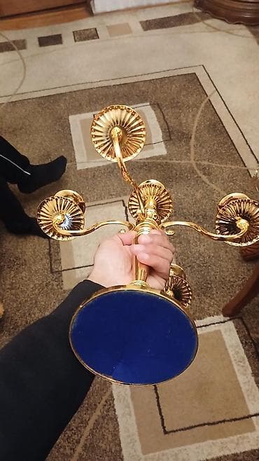 Şamdanlar: Qızılı və qara rənglərin kombinasiyasında klassik üslublu şamdan — 3