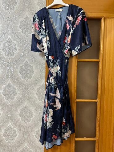 qisa toy donlari: Saten materialı var. 1 dəfə toya geyinilib. S-M-L razmerə gedir. Ozune — 2