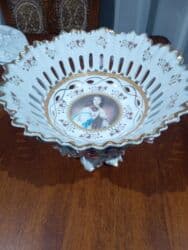 dərman qabı: Bir vaza, Farfor — 1