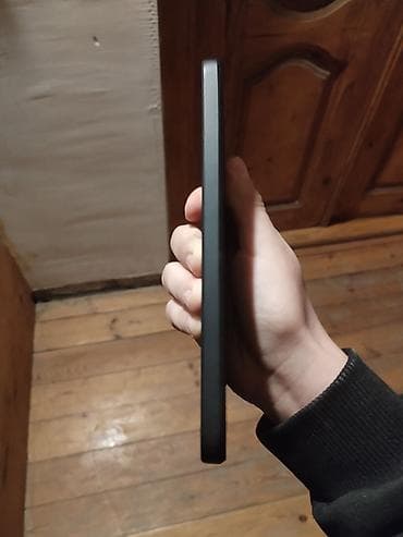 iphone 12 pro max kabro: Məhsul: Telefon üçün qoruyucu örtük (qara) Təsvir: - Qara rəngli, mat — 1