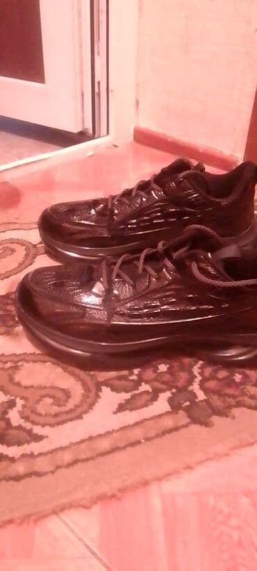 Botinkalar: 50₼ Saytdan sifariş edilib Cüzi sol tərəfdə cızıq var Kley vurub Ya — 4