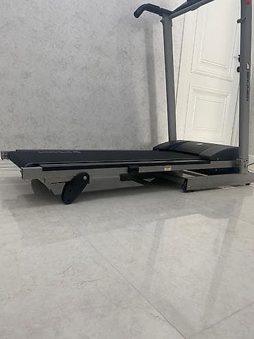 Alman firması olan Brümer şirkətinə məxsus, ideal formada qaçış — 5