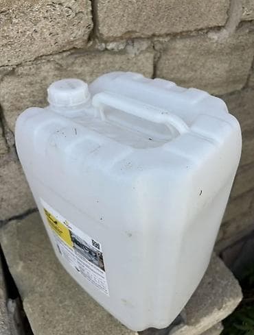 19 litre su: Məhsul: Maye üçün plastik kanistr Xüsusiyyətlər: - Həcm: təqribən 20 — 1