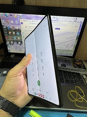 açılıb bağlanan telefon: Samsung Galaxy Z Fold 3, rəng - Qara — 6