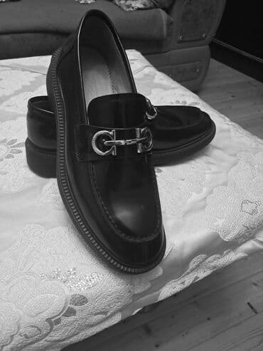 yay üçün kişi mokasinləri: 10 gunundur 210 Azn manata hediyye aliblar.oglan qiz toyu okub bir — 2