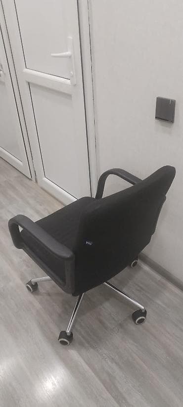 tək kreslo: Təkərli, Qolları tənzimlənmir, Parça — 2