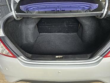 pilus 30 kuza: Nissan Sunny: 1.5 l | 2014 il Sedan — 3