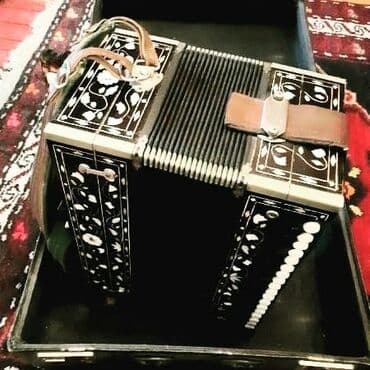 rus gitarasi: Qarmon, Yeni, Ödənişli çatdırılma — 1