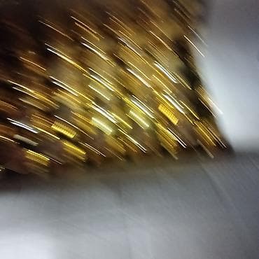 eclat sport perfume: Qızılı naxışlı şüşə ətir flakonu - Material: qalın, şəffaf şüşə; üst — 2